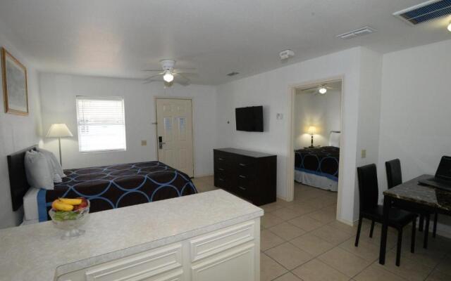 Port Isla Inn