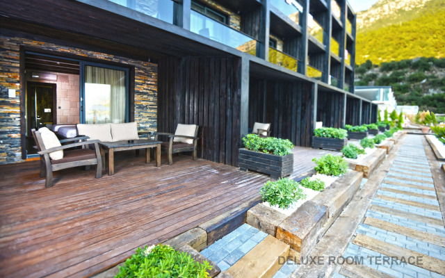 Manaspark Deluxe Hotel