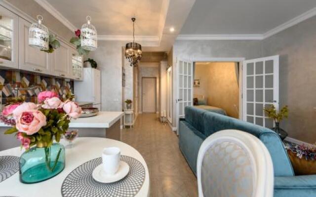 Apartment with Sea View near Park Shevchenko