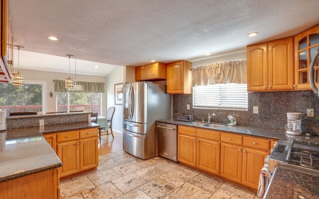 Vallejo Home w/ Spacious Deck, Hot Tub & Views