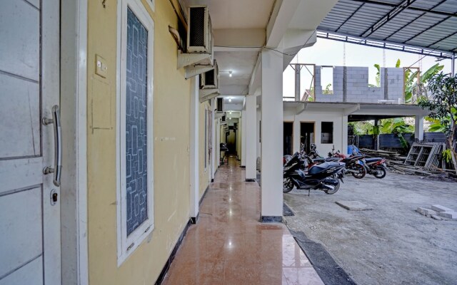 OYO 91653 Grand Syariah Hagawa Lamongan Near SPORT CENTER LAMONGAN