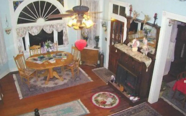 Robins Nest Bed & Breakfast