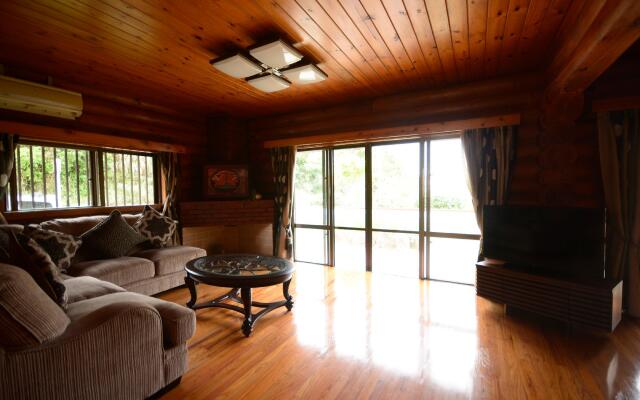 [All natural wood Big Log Home]4Br,2Bath,3Toilets