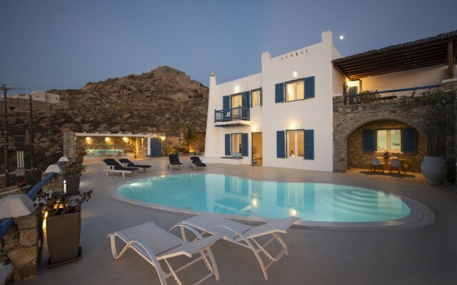 Serene Villa by Stylish Stays