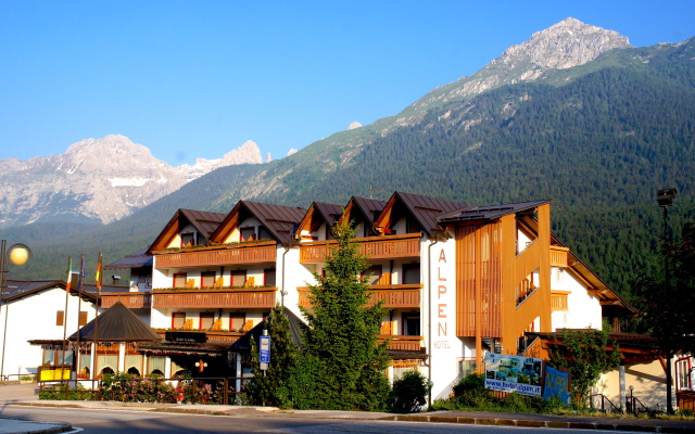 Hotel Alpen