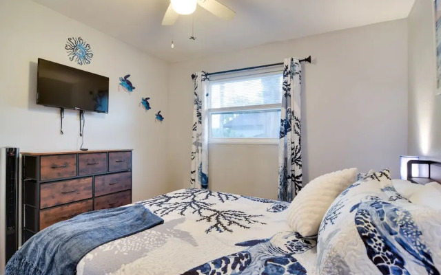 Dog-friendly Largo Apartment w/ Large Shared Yard!