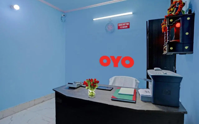 OYO Flagship 70155 Royal Stay