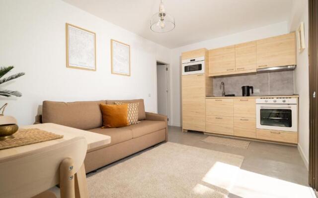 Ocean shore apartment 1