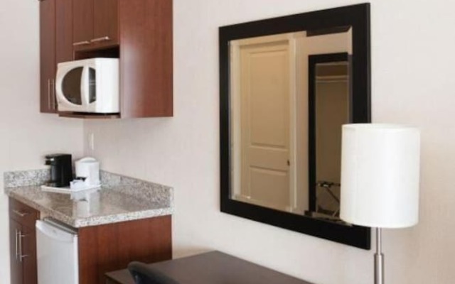 Redvers Western Star Inn & Suites