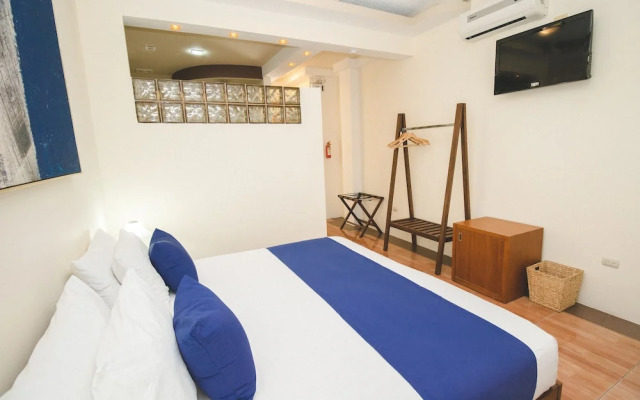 Galápagos Suites Palace