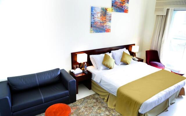 Сlick Square Hotel
