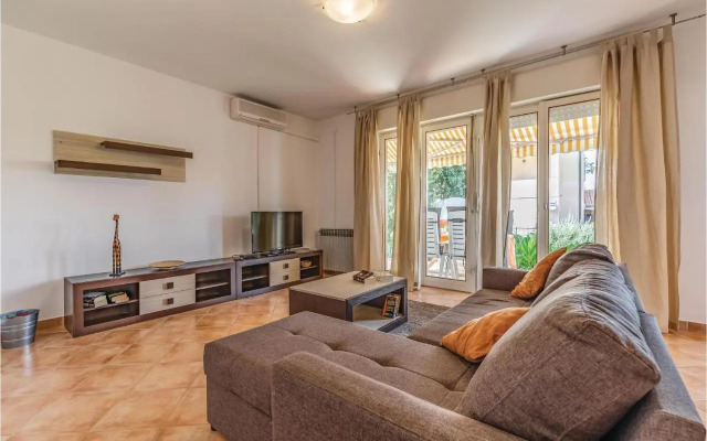 Apartment Regi VI