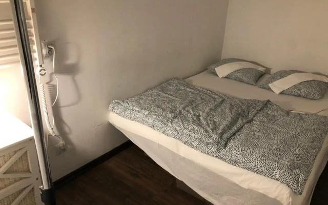 Bed4U Grandma's House Late Check in