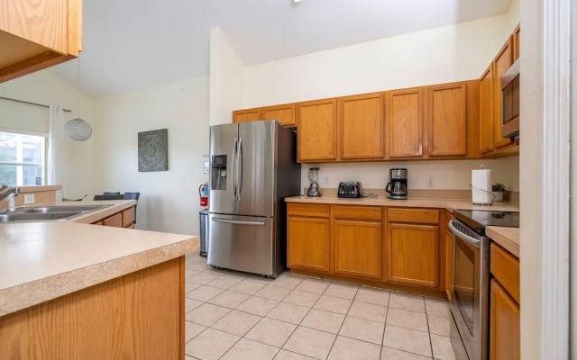 Amazing 6 Bedrooms With Pool