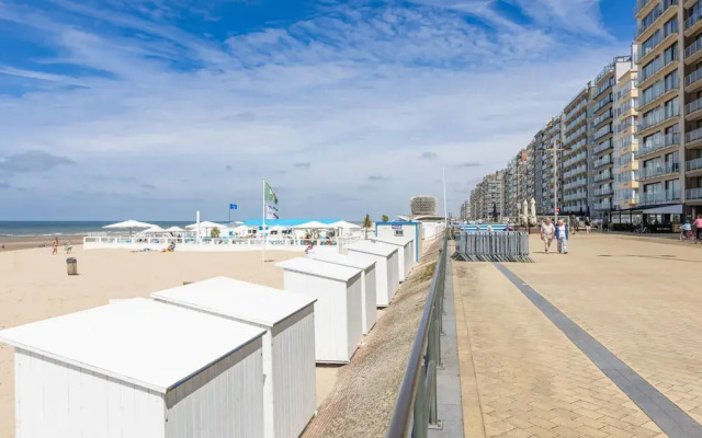Apartment in Zeedijk With Sea View