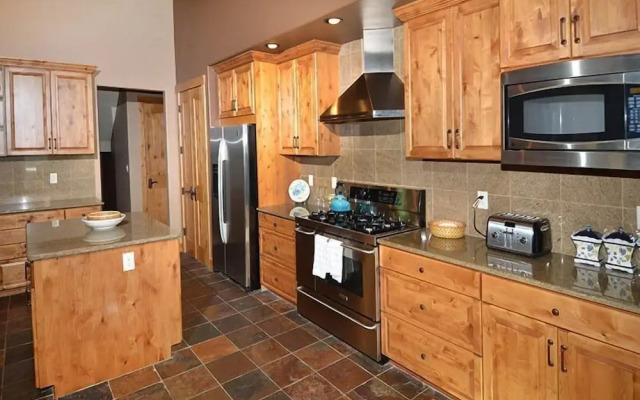 Meadow Brook Chalet