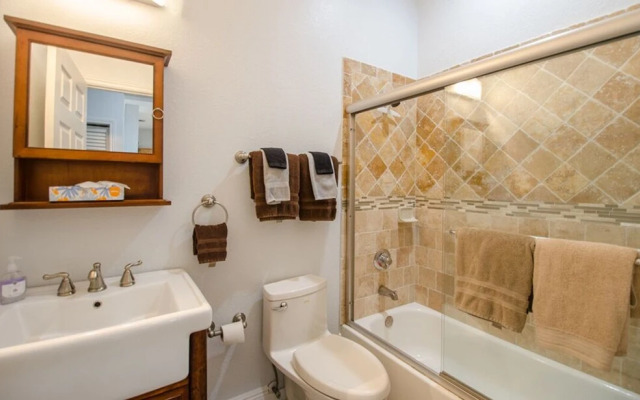 Vistalmar Two Bedroom Deluxe Apartment