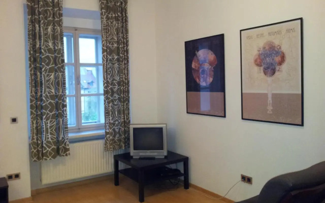 Studio Ian 1