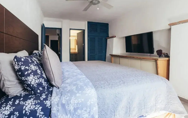 Cozy 2BR King Beds - Rooftop Pool - Fast Wifi