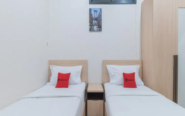 RedDoorz near CSB Mall Cirebon