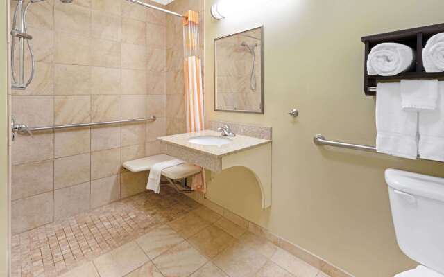 La Quinta Inn & Suites by Wyndham Stillwater-University Area