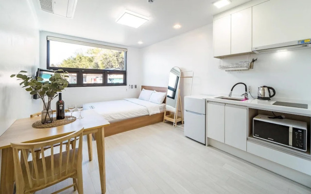 Yeosu Nangmanstay Pension