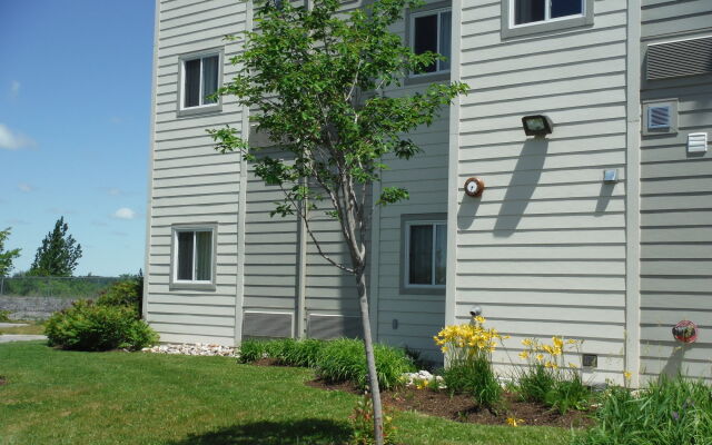 Motel 6 Kingston, ON