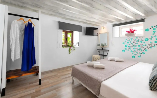 Lindos Citrin Suites