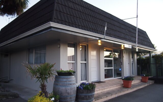 Montana Lodge Motel