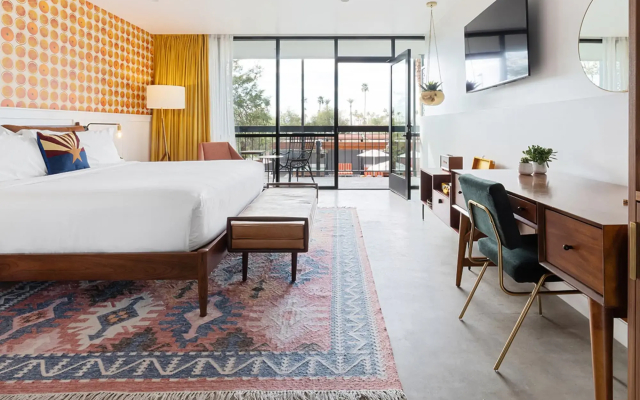 Rise Uptown Hotel