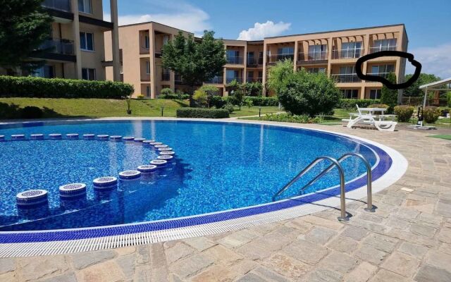 Nice Apartment With Swimming Pool