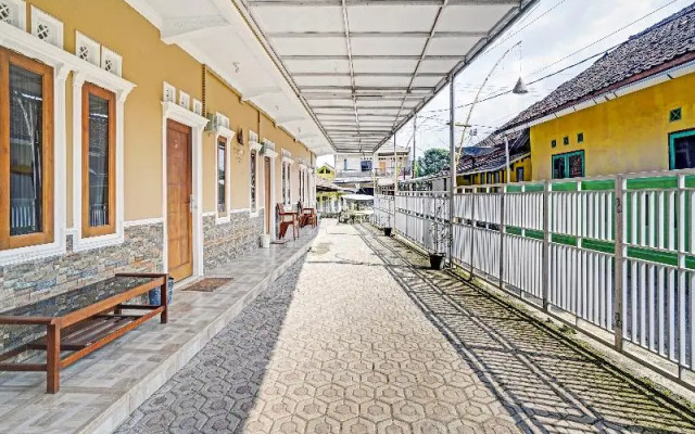 OYO 90416 Wisma Wayang Ajen