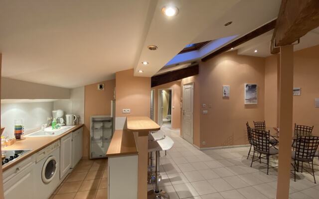 Cannes Holiday Suites 2