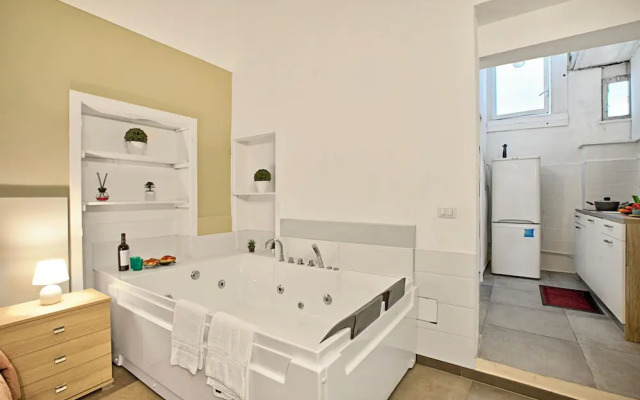 Dimora Savoia With Jacuzzi Bari
