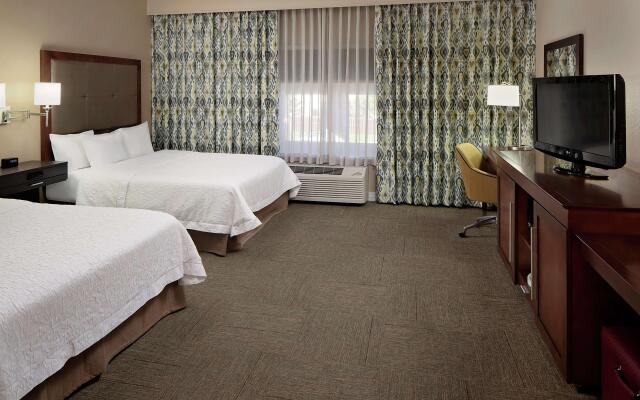 Hampton Inn & Suites Denton