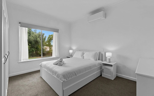 Spacious 3-bed Home in Payneham South – Guest Rooms – Adelaide
