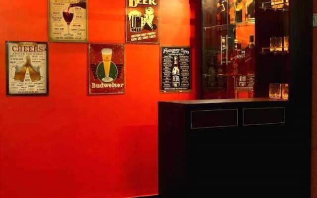 Redlollipop Hostel