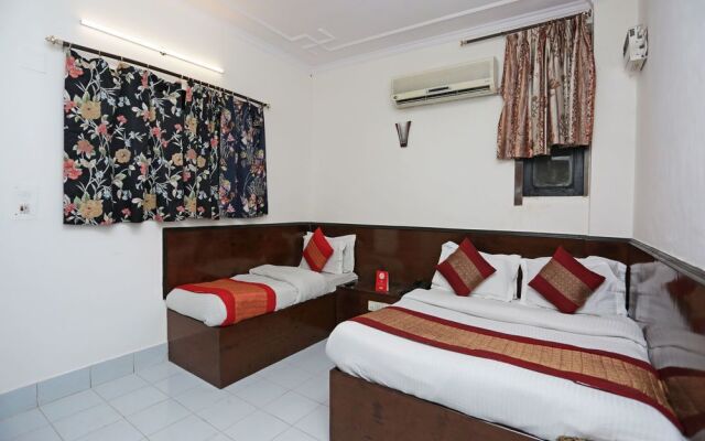 OYO 13277 Hotel Neelam Palace