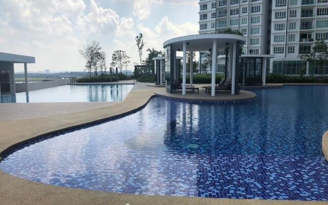 BORA Hotel Apartment - Danga Bay
