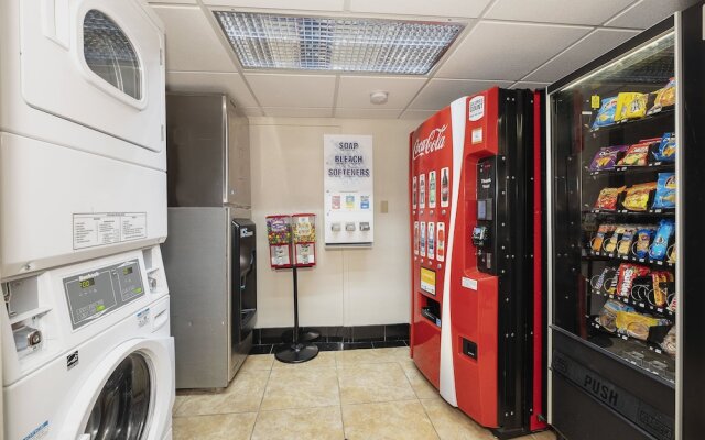 Red Roof Inn & Suites Macon