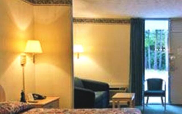 Howard Johnson by Wyndham Commerce GA