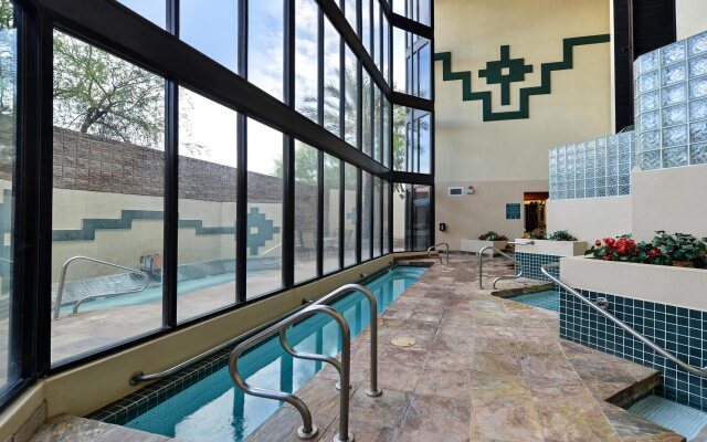 Holiday Inn Express & Suites Phoenix - Tempe by IHG