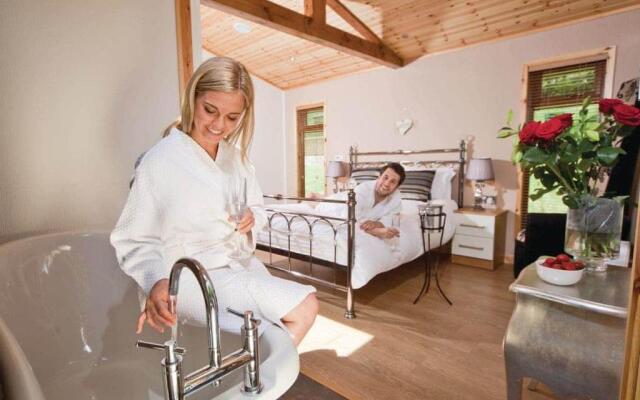 Charlesworth Lodges