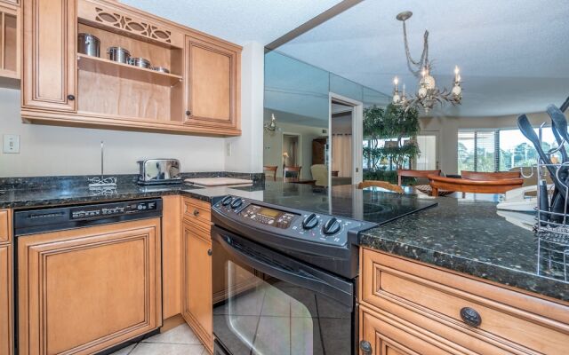 Yacht Club 7536 by Vtrips