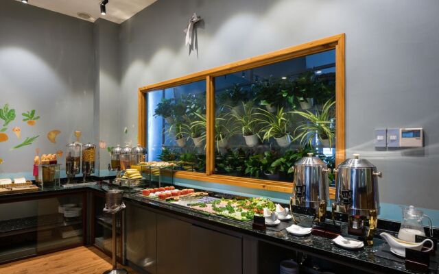 1.Asian Ruby Select Hotel