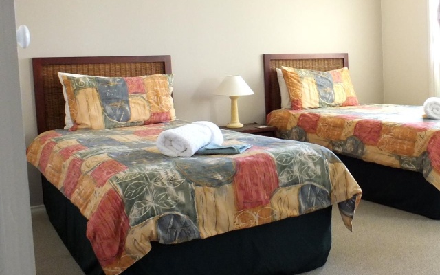 Captain's Quarters – Guest Rooms – Bermagui