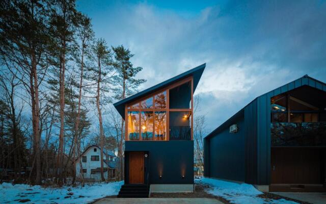 Black Crane Chalet by Hakuba White Fox Company