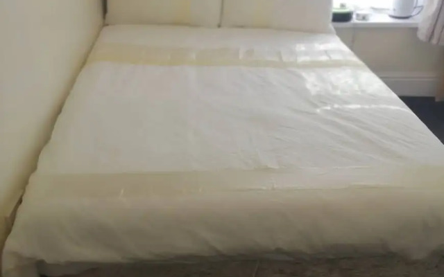 Room-charming Bradford Room to Rent With