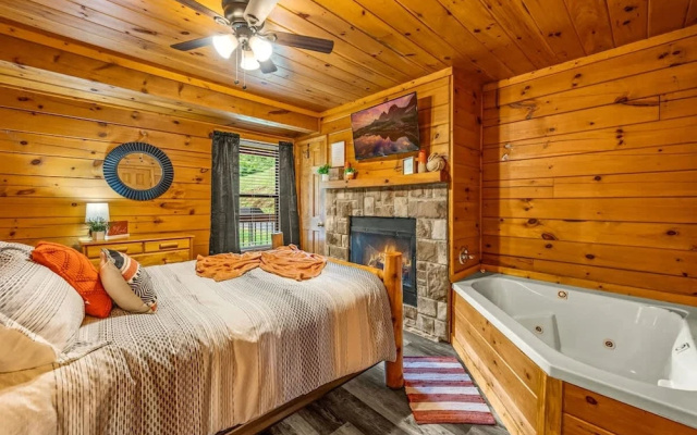 View-location-hot Tub-2 Fireplaces-jacuzzi-arcade