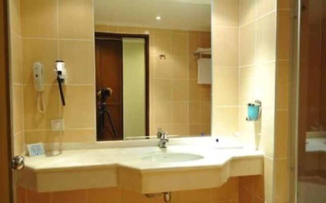 Acy Hotel